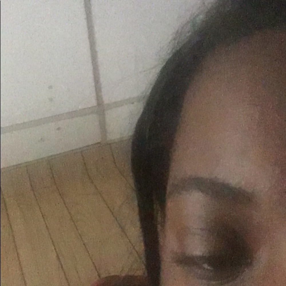 Meet your Posher, Oliviolivia